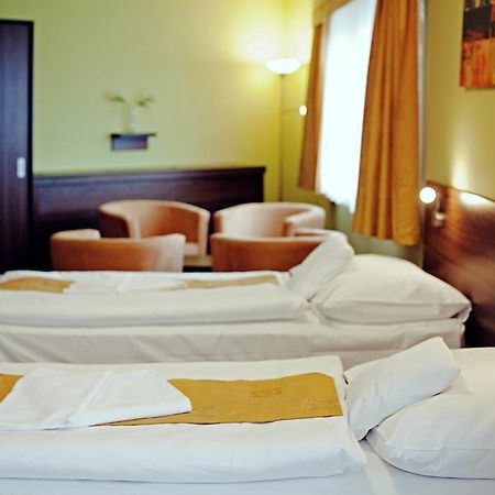 Hotel Active ปราฮากิเต ภายนอก รูปภาพ