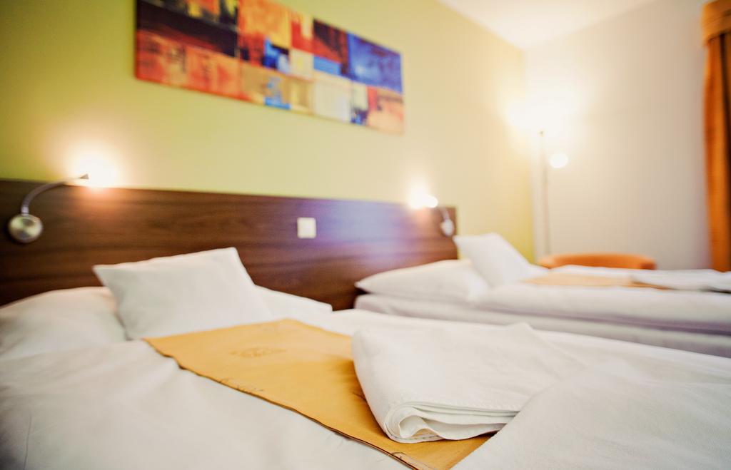 Hotel Active ปราฮากิเต ภายนอก รูปภาพ