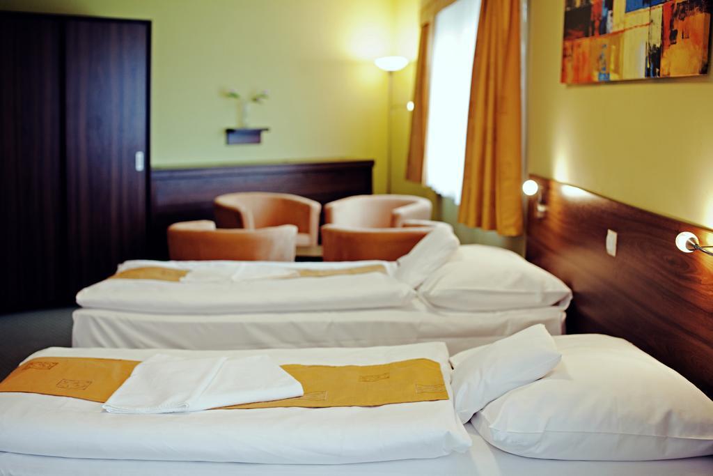Hotel Active ปราฮากิเต ภายนอก รูปภาพ