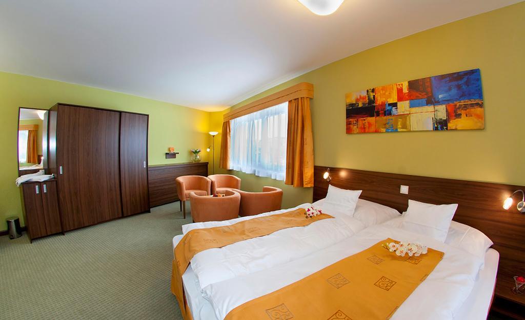 Hotel Active ปราฮากิเต ภายนอก รูปภาพ